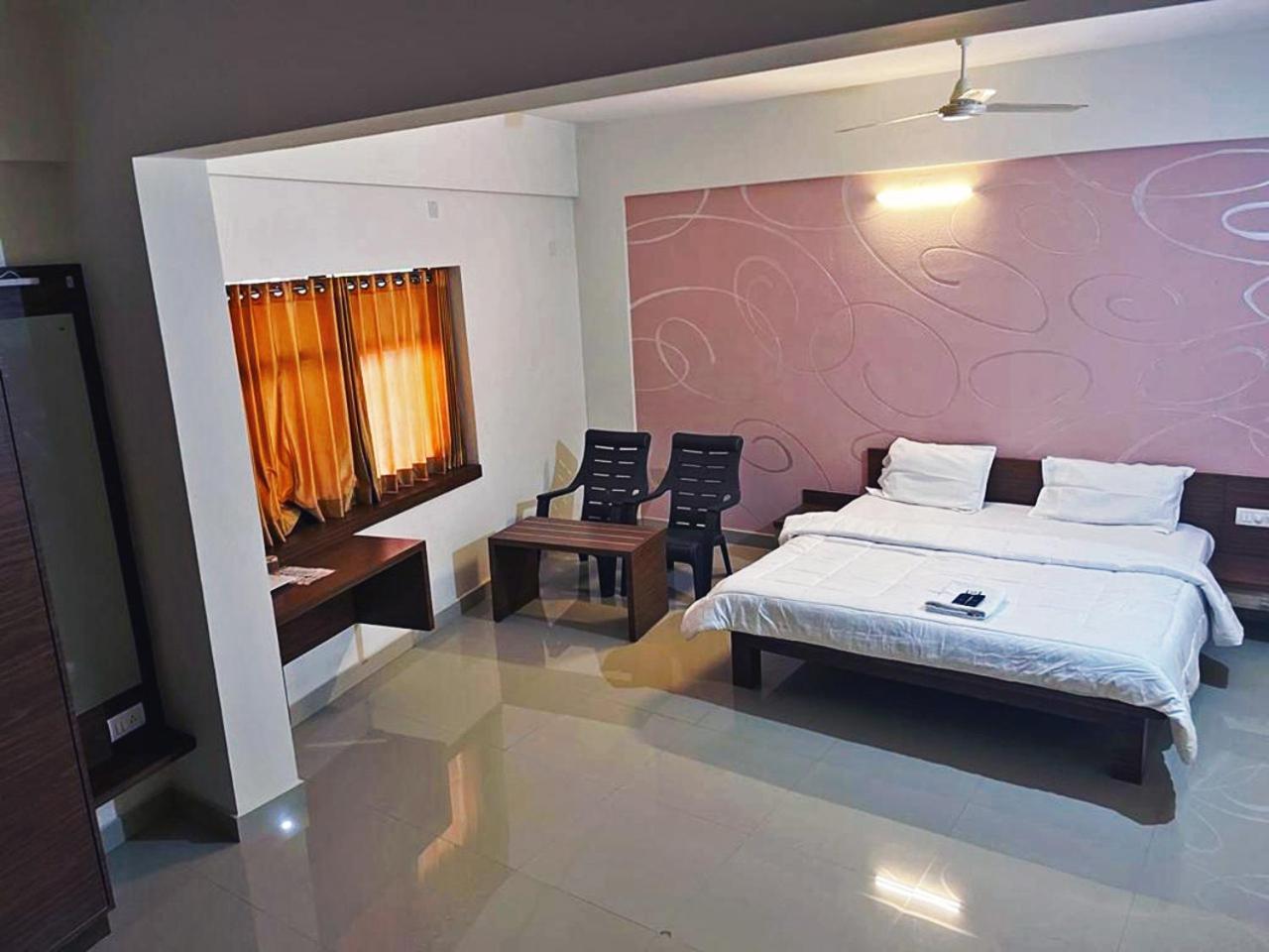 Hotel Radha Pangala Exterior photo